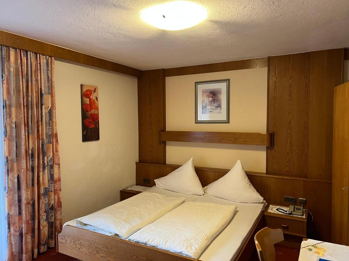 Hotel Pension Siggi 皮茨河谷圣莱昂哈德 外观 照片