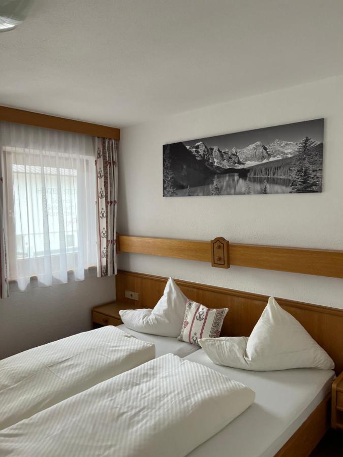 Hotel Pension Siggi 皮茨河谷圣莱昂哈德 外观 照片